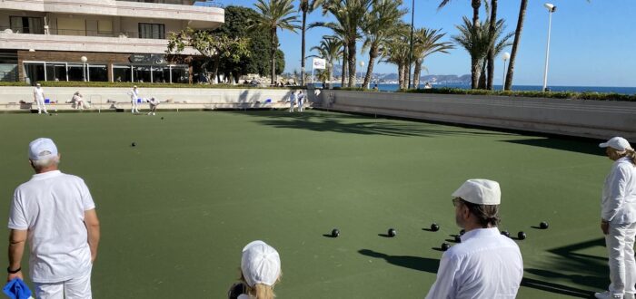 Senioren spelen bowling (foto credits: Eddy Olislaeger)